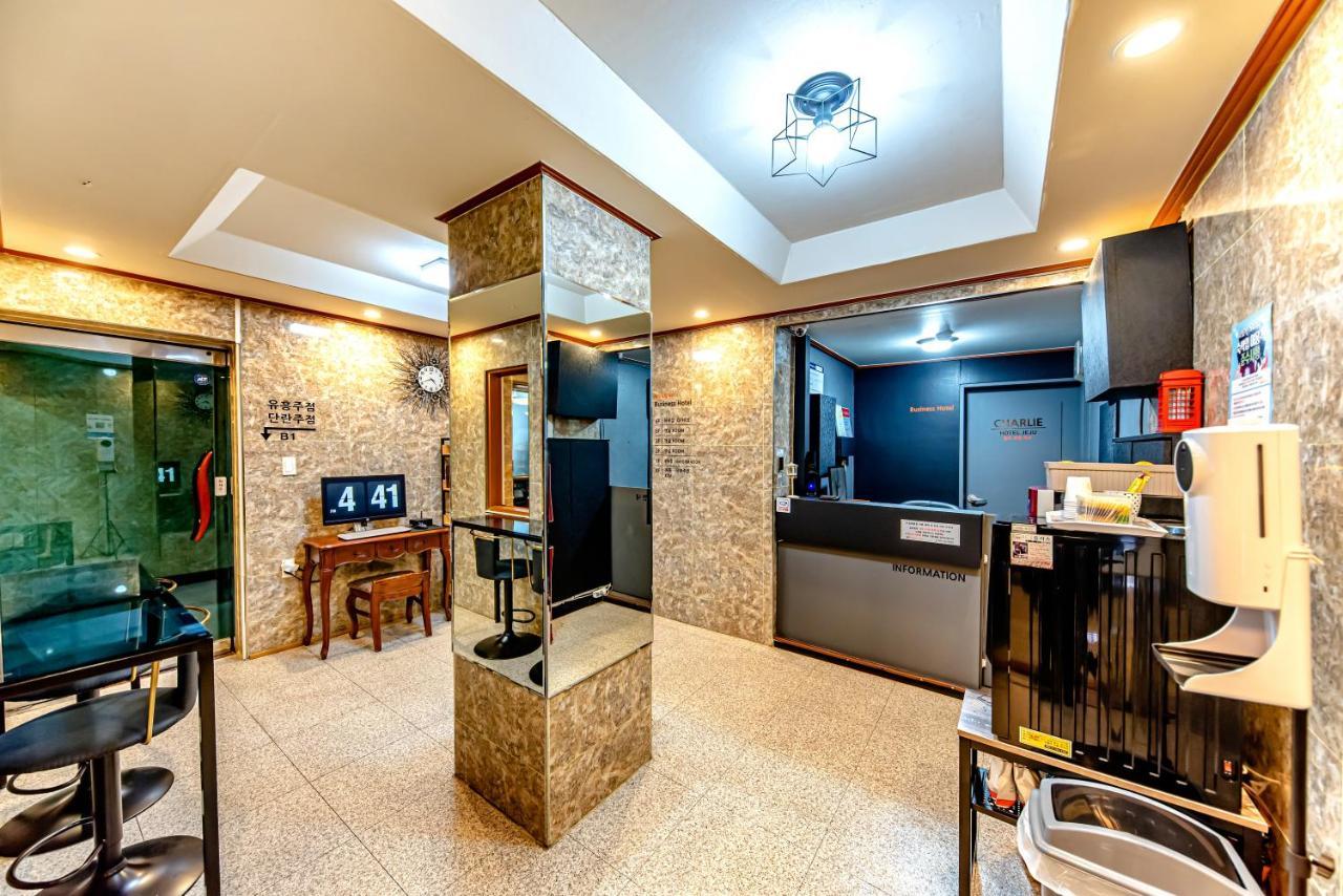 Charlie Hotel Jeju Extérieur photo