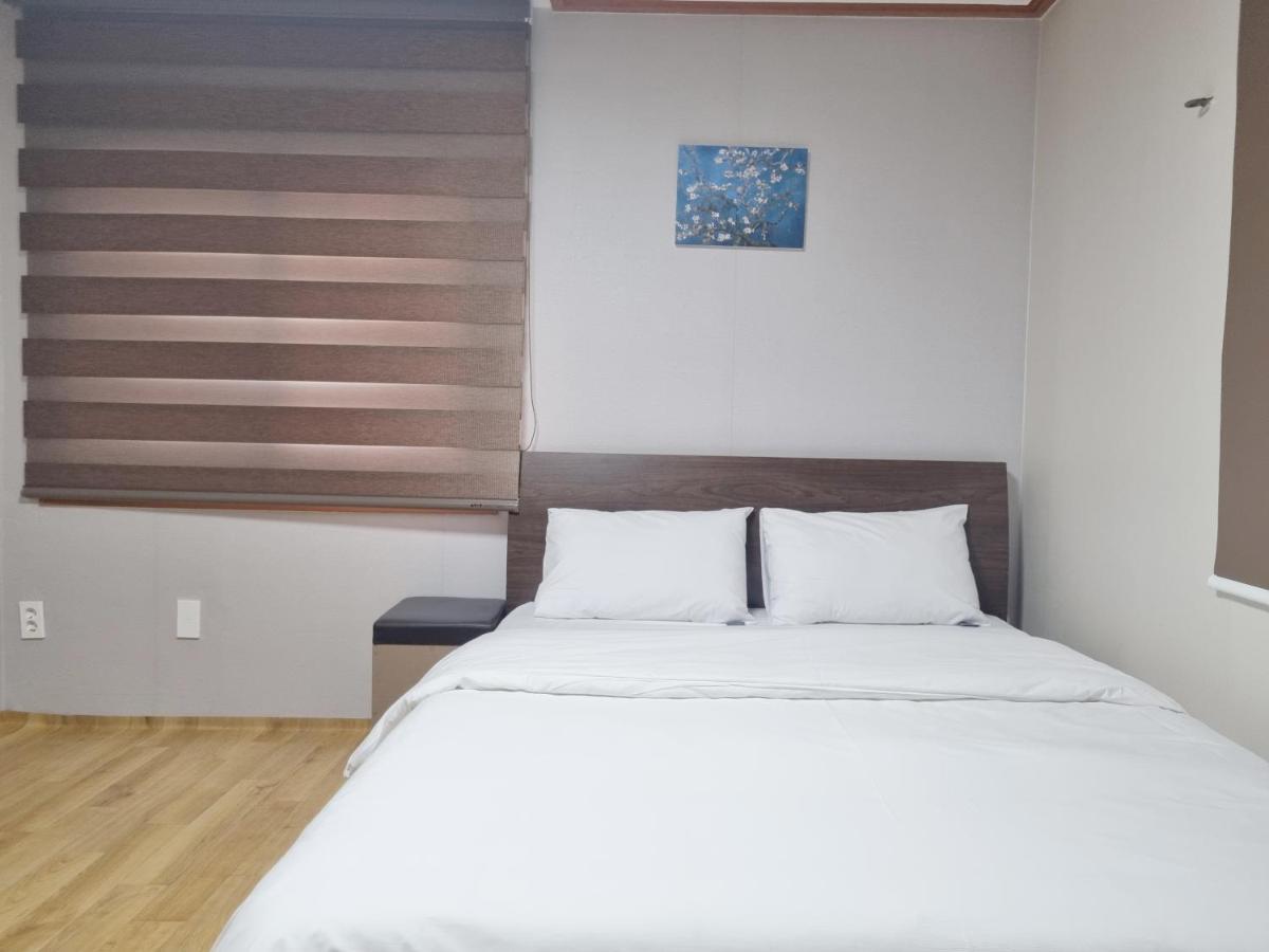 Charlie Hotel Jeju Extérieur photo