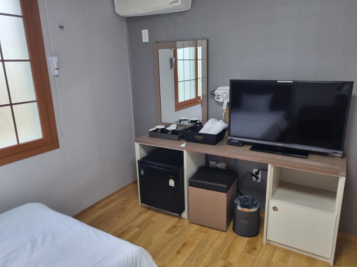 Charlie Hotel Jeju Extérieur photo