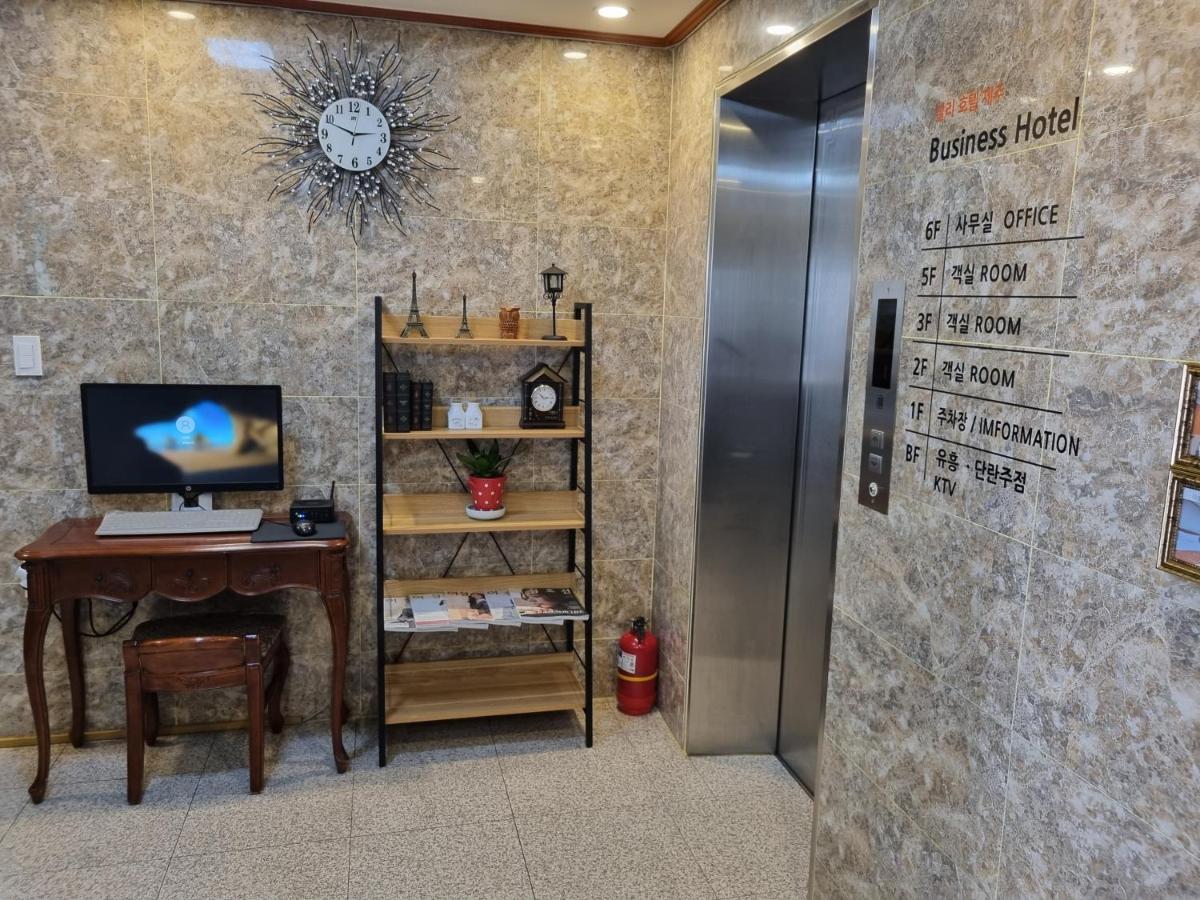 Charlie Hotel Jeju Extérieur photo