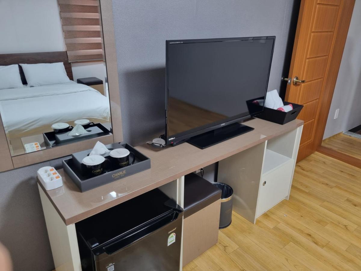 Charlie Hotel Jeju Extérieur photo