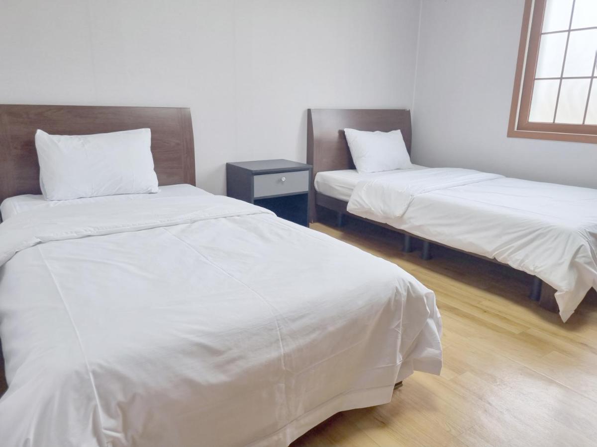 Charlie Hotel Jeju Extérieur photo