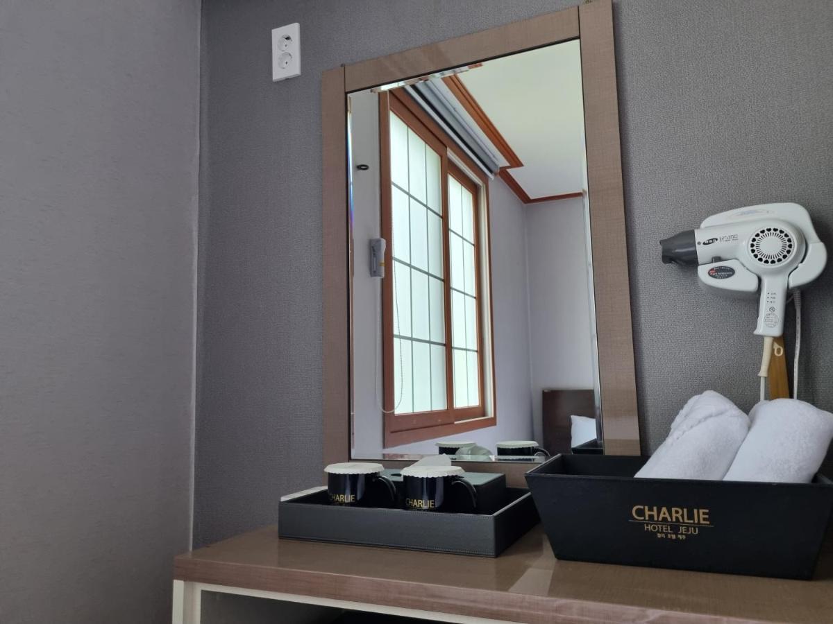 Charlie Hotel Jeju Extérieur photo