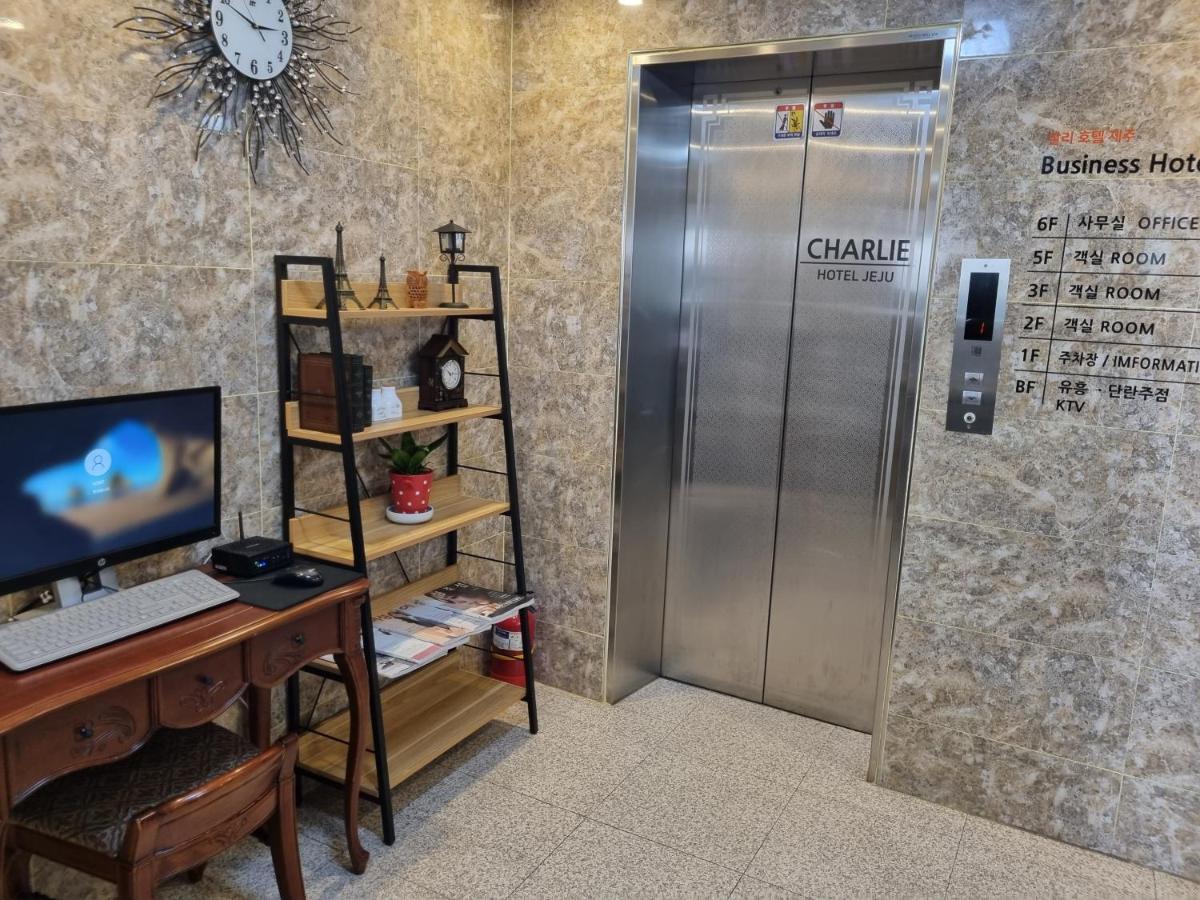 Charlie Hotel Jeju Extérieur photo