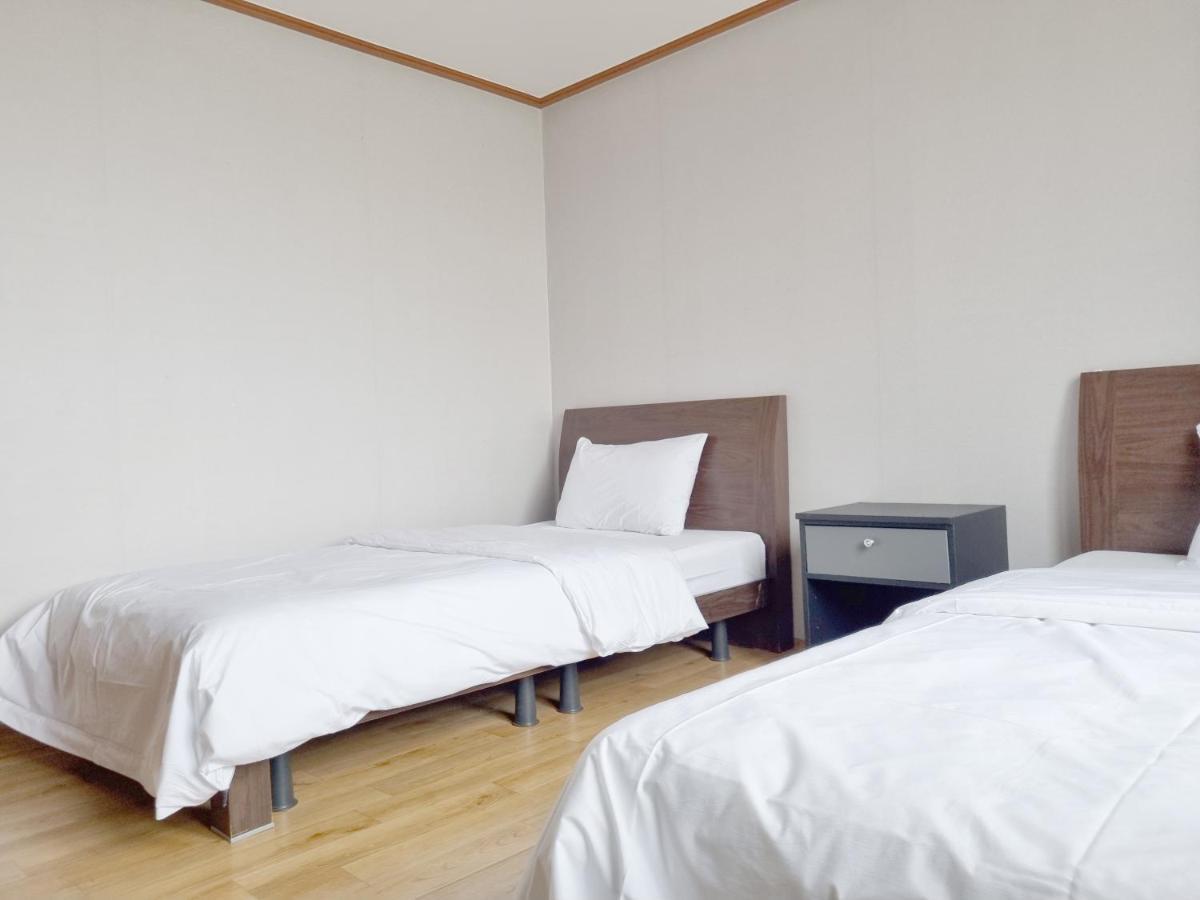 Charlie Hotel Jeju Extérieur photo